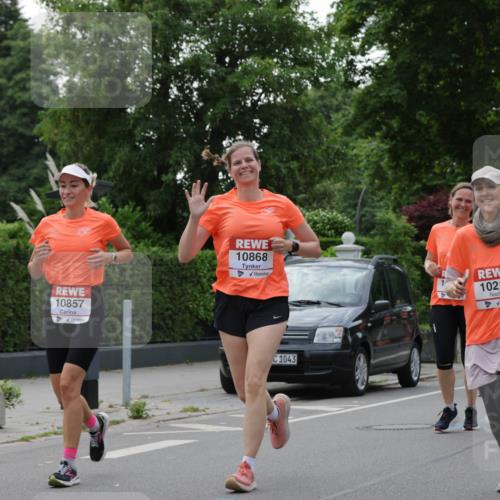 15.06.2025 - REWE Women's Run Jannik Wohlers http://msf.ph/oto/7939441 15.06.2025 08:27:29 Laufen 10857, 10868, 10218, 1043 meine-sportfotos.de
