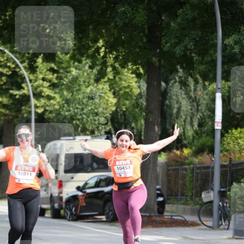 15.06.2025 - REWE Women's Run Jannik Wohlers http://msf.ph/oto/7939466 15.06.2025 09:57:38 Laufen 10811, 10453 meine-sportfotos.de