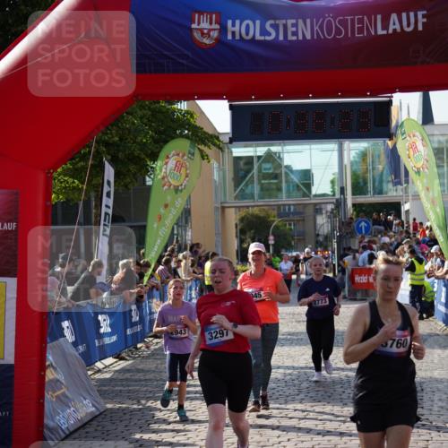13.06.2025 - Holstenköstenlauf Felixshl http://msf.ph/oto/7939506 13.06.2025 18:06:25 Laufen 2943, 2945, 3297, 3760 meine-sportfotos.de