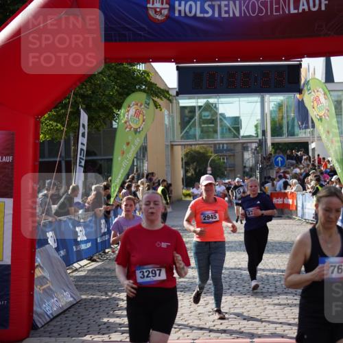 13.06.2025 - Holstenköstenlauf Felixshl http://msf.ph/oto/7939568 13.06.2025 18:06:25 Laufen 2943, 2945, 3297, 3760 meine-sportfotos.de