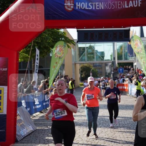 13.06.2025 - Holstenköstenlauf Felixshl http://msf.ph/oto/7939586 13.06.2025 18:06:25 Laufen 2943, 2945, 3297, 3760 meine-sportfotos.de