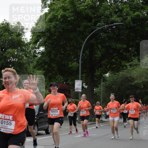 15.06.2025 - REWE Women's Run Jannik Wohlers http://msf.ph/oto/7939694 15.06.2025 08:27:34 Laufen 10155, 10433, 10651, 10820, 10818 meine-sportfotos.de