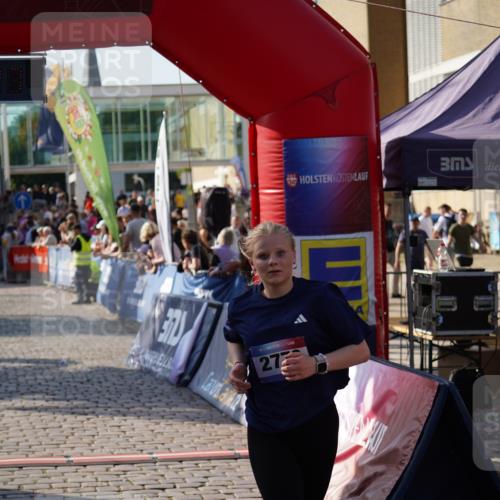 13.06.2025 - Holstenköstenlauf Felixshl http://msf.ph/oto/7939752 13.06.2025 18:06:28 Laufen 2405, 2943, 2945, 3297, 3760 meine-sportfotos.de