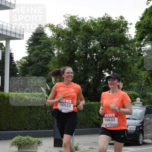 15.06.2025 - REWE Women's Run Jannik Wohlers http://msf.ph/oto/7939766 15.06.2025 08:27:35 Laufen 10522, 10433 meine-sportfotos.de