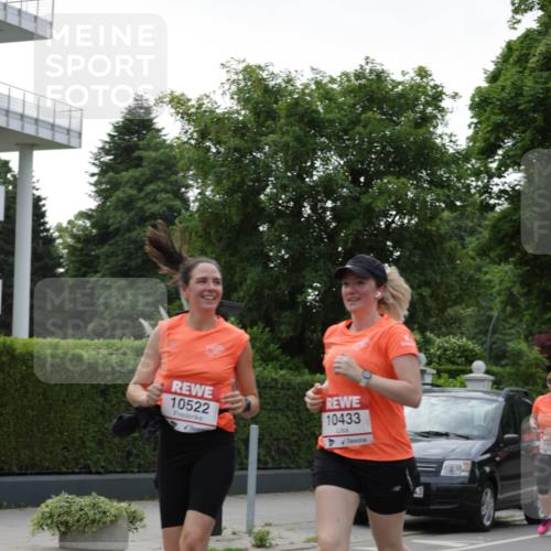 15.06.2025 - REWE Women's Run Jannik Wohlers http://msf.ph/oto/7939774 15.06.2025 08:27:35 Laufen 10522, 10433 meine-sportfotos.de
