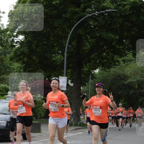 15.06.2025 - REWE Women's Run Jannik Wohlers http://msf.ph/oto/7939803 15.06.2025 08:27:36 Laufen 10651, 10820, 10818 meine-sportfotos.de