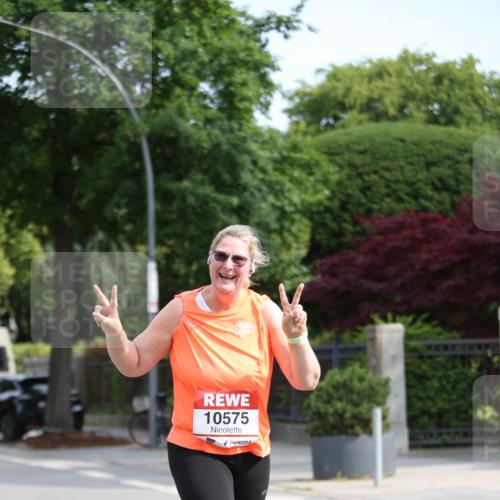 15.06.2025 - REWE Women's Run Jannik Wohlers http://msf.ph/oto/7939837 15.06.2025 09:57:52 Laufen 10575 meine-sportfotos.de
