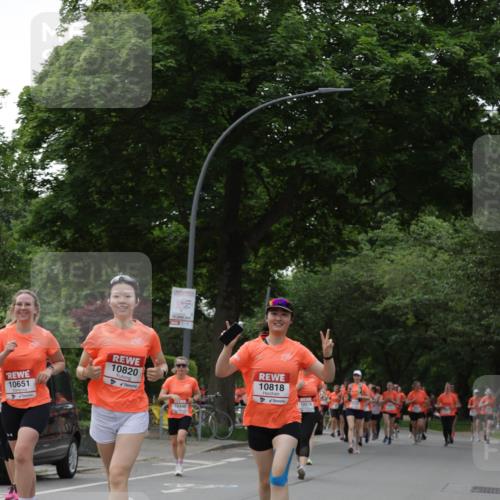 15.06.2025 - REWE Women's Run Jannik Wohlers http://msf.ph/oto/7939862 15.06.2025 08:27:36 Laufen 10651, 10820, 10818, 10678 meine-sportfotos.de