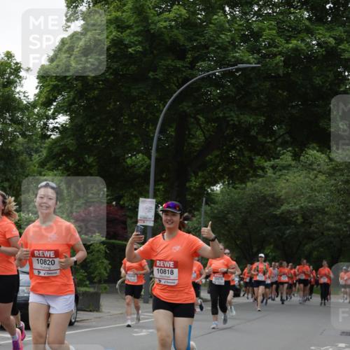 15.06.2025 - REWE Women's Run Jannik Wohlers http://msf.ph/oto/7939914 15.06.2025 08:27:37 Laufen 10820, 10440, 10818, 10678 meine-sportfotos.de