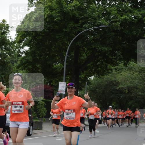 15.06.2025 - REWE Women's Run Jannik Wohlers http://msf.ph/oto/7939918 15.06.2025 08:27:37 Laufen 10820, 10818, 171, 10678 meine-sportfotos.de