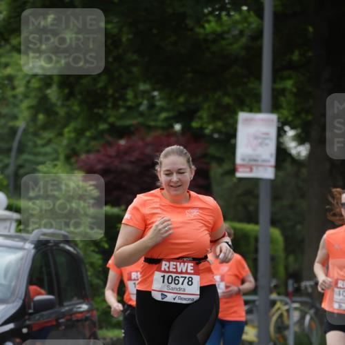 15.06.2025 - REWE Women's Run Jannik Wohlers http://msf.ph/oto/7940045 15.06.2025 08:27:40 Laufen 14, 10678 meine-sportfotos.de