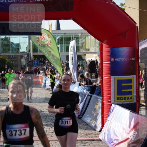 13.06.2025 - Holstenköstenlauf Felixshl http://msf.ph/oto/7940056 13.06.2025 18:06:49 Laufen 2011, 2638, 2743, 3286, 3737 meine-sportfotos.de