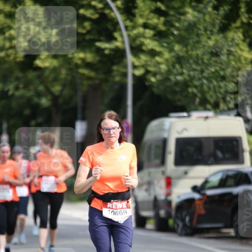 15.06.2025 - REWE Women's Run Jannik Wohlers http://msf.ph/oto/7940116 15.06.2025 09:58:06 Laufen 10669 meine-sportfotos.de