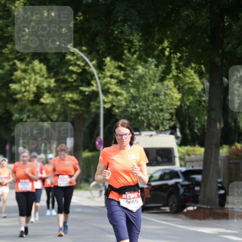 15.06.2025 - REWE Women's Run Jannik Wohlers http://msf.ph/oto/7940141 15.06.2025 09:58:07 Laufen 10669 meine-sportfotos.de