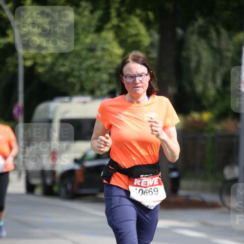 15.06.2025 - REWE Women's Run Jannik Wohlers http://msf.ph/oto/7940178 15.06.2025 09:58:09 Laufen 10669 meine-sportfotos.de