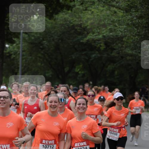 15.06.2025 - REWE Women's Run Jannik Wohlers http://msf.ph/oto/7940209 15.06.2025 08:27:50 Laufen 10, 10498, 0323, 10712, 10124, 3006 meine-sportfotos.de