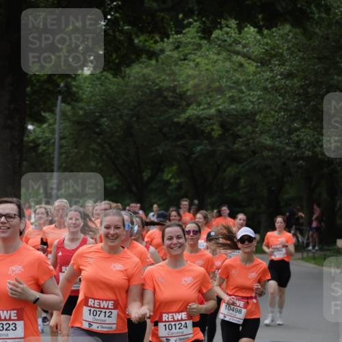 15.06.2025 - REWE Women's Run Jannik Wohlers http://msf.ph/oto/7940215 15.06.2025 08:27:50 Laufen 323, 10712, 10124, 10498 meine-sportfotos.de