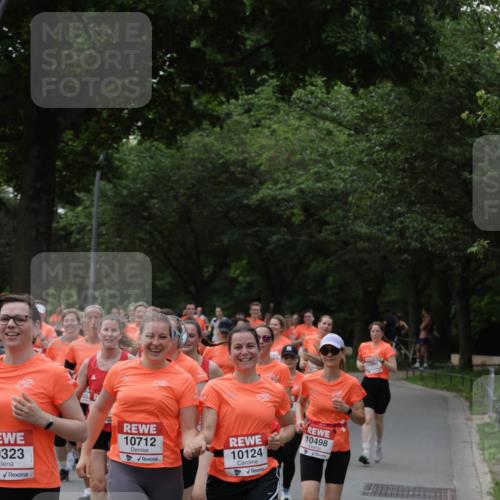 15.06.2025 - REWE Women's Run Jannik Wohlers http://msf.ph/oto/7940221 15.06.2025 08:27:50 Laufen 10712, 10124, 10498, 0323 meine-sportfotos.de