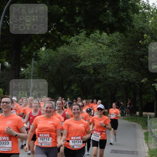 15.06.2025 - REWE Women's Run Jannik Wohlers http://msf.ph/oto/7940231 15.06.2025 08:27:50 Laufen 3, 10712, 10124, 10498, 0323 meine-sportfotos.de