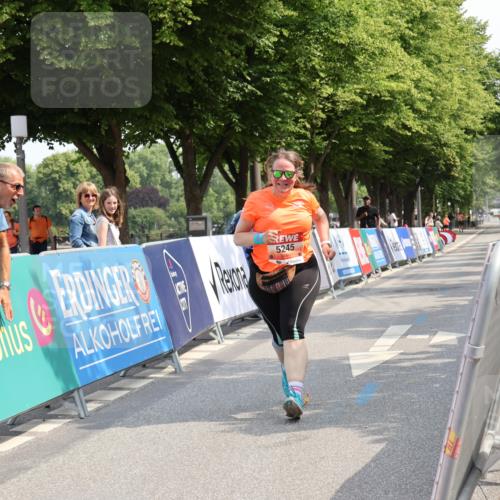 15.06.2025 - REWE Women's Run Strokosch-Dieckow http://msf.ph/oto/7940291 15.06.2025 11:17:44 Ziel 5245 meine-sportfotos.de