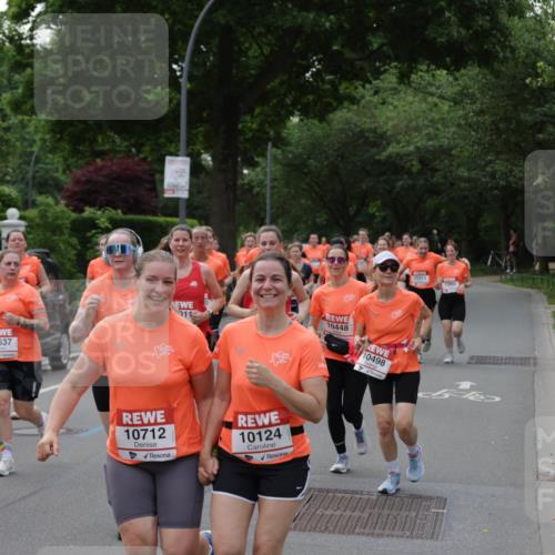 15.06.2025 - REWE Women's Run Jannik Wohlers http://msf.ph/oto/7940318 15.06.2025 08:27:52 Laufen 10222, 10637, 11, 10448, 10712, 10124, 10498, 10413 meine-sportfotos.de