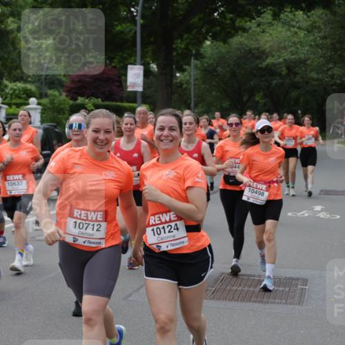 15.06.2025 - REWE Women's Run Jannik Wohlers http://msf.ph/oto/7940352 15.06.2025 08:27:52 Laufen 10637, 10222, 10712, 10124, 10498, 10413 meine-sportfotos.de