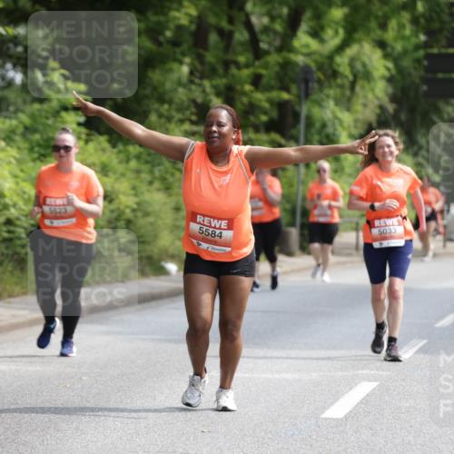 15.06.2025 - REWE Women's Run Jannik Wohlers http://msf.ph/oto/7940355 15.06.2025 10:15:05 Laufen 5523, 5584, 5033 meine-sportfotos.de