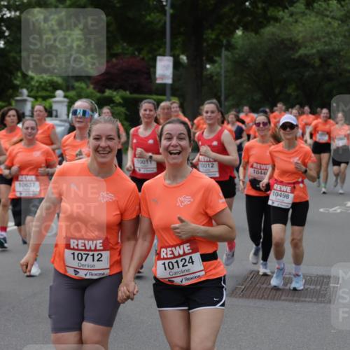 15.06.2025 - REWE Women's Run Jannik Wohlers http://msf.ph/oto/7940364 15.06.2025 08:27:52 Laufen 10011, 10012, 10744, 10222, 10637, 10712, 10124, 1044, 10498 meine-sportfotos.de