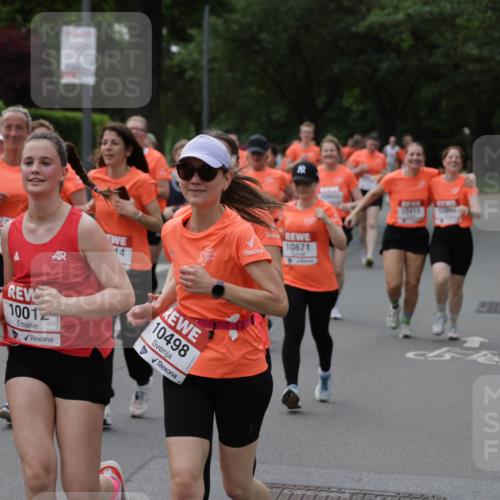 15.06.2025 - REWE Women's Run Jannik Wohlers http://msf.ph/oto/7940382 15.06.2025 08:27:53 Laufen 16, 10012, 10871, 14, 10498, 10413 meine-sportfotos.de