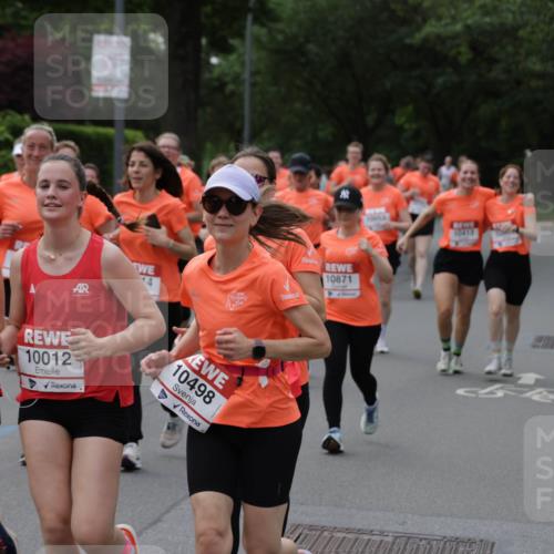 15.06.2025 - REWE Women's Run Jannik Wohlers http://msf.ph/oto/7940386 15.06.2025 08:27:53 Laufen 10012, 4, 10871, 10498, 10413 meine-sportfotos.de