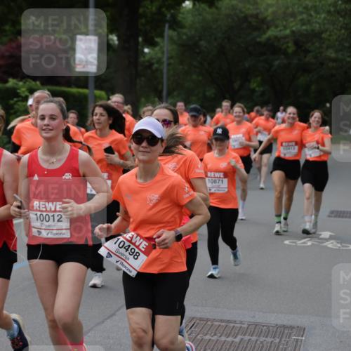 15.06.2025 - REWE Women's Run Jannik Wohlers http://msf.ph/oto/7940389 15.06.2025 08:27:53 Laufen 10, 10012, 10498, 10413, 10871 meine-sportfotos.de