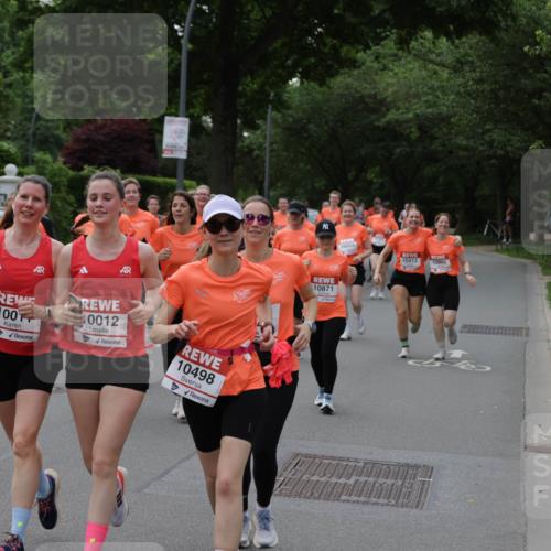 15.06.2025 - REWE Women's Run Jannik Wohlers http://msf.ph/oto/7940401 15.06.2025 08:27:53 Laufen 1043, 100, 0012, 10498, 10871, 10053, 10413, 10806 meine-sportfotos.de