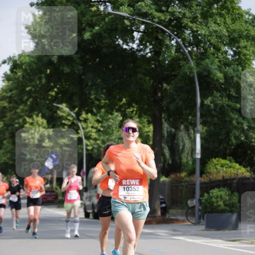 15.06.2025 - REWE Women's Run Jannik Wohlers http://msf.ph/oto/7940412 15.06.2025 08:45:25 Laufen 10352 meine-sportfotos.de