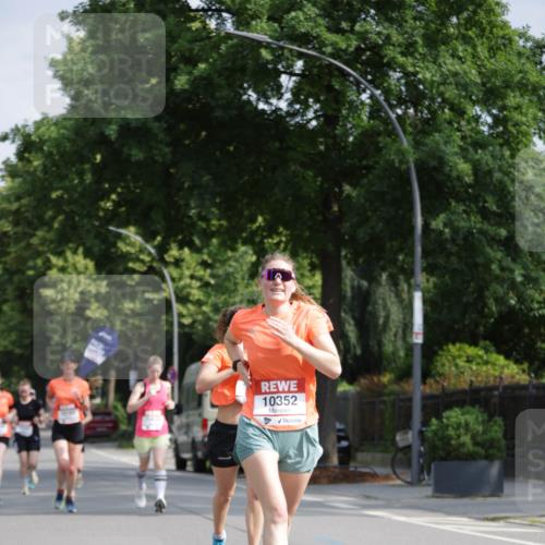 15.06.2025 - REWE Women's Run Jannik Wohlers http://msf.ph/oto/7940417 15.06.2025 08:45:25 Laufen 10352 meine-sportfotos.de