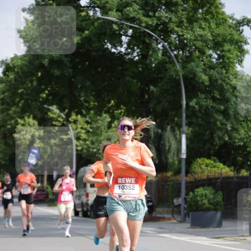 15.06.2025 - REWE Women's Run Jannik Wohlers http://msf.ph/oto/7940424 15.06.2025 08:45:25 Laufen 10352 meine-sportfotos.de