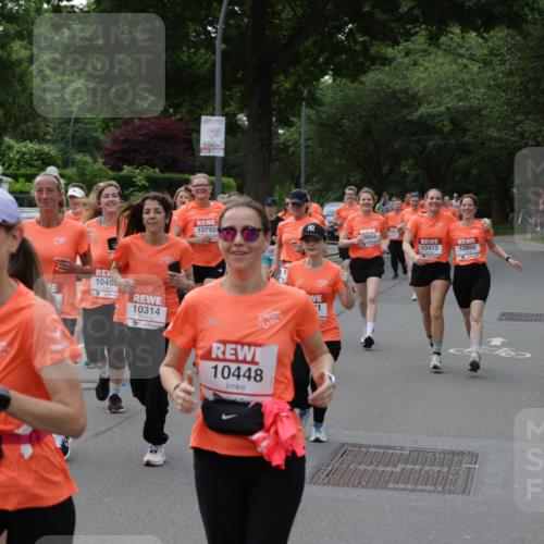 15.06.2025 - REWE Women's Run Jannik Wohlers http://msf.ph/oto/7940455 15.06.2025 08:27:54 Laufen 10498, 1045, 10314, 10792, 10448, 1, 0053, 10413, 10805 meine-sportfotos.de