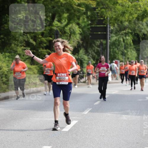 15.06.2025 - REWE Women's Run Jannik Wohlers http://msf.ph/oto/7940462 15.06.2025 10:15:08 Laufen 5033 meine-sportfotos.de