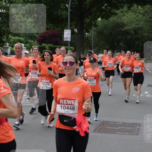 15.06.2025 - REWE Women's Run Jannik Wohlers http://msf.ph/oto/7940464 15.06.2025 08:27:54 Laufen 10498, 30, 10456, 10314, 10448, 10053, 10413, 10805, 10871 meine-sportfotos.de