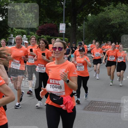 15.06.2025 - REWE Women's Run Jannik Wohlers http://msf.ph/oto/7940467 15.06.2025 08:27:54 Laufen 10498, 10330, 10456, 10314, 483, 10448, 10053, 10413, 10805, 10871 meine-sportfotos.de