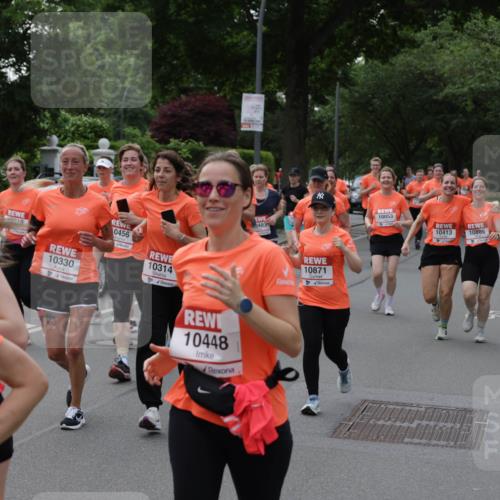 15.06.2025 - REWE Women's Run Jannik Wohlers http://msf.ph/oto/7940473 15.06.2025 08:27:54 Laufen 8, 10018, 10330, 0456, 10314, 0483, 10448, 10053, 10413, 10805, 10871 meine-sportfotos.de