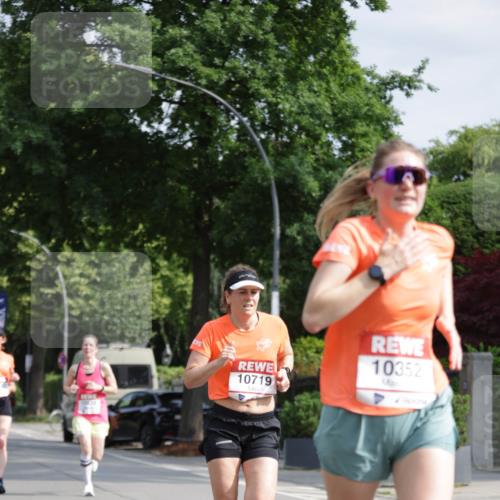 15.06.2025 - REWE Women's Run Jannik Wohlers http://msf.ph/oto/7940476 15.06.2025 08:45:26 Laufen 10719, 10352 meine-sportfotos.de