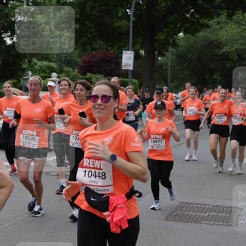 15.06.2025 - REWE Women's Run Jannik Wohlers http://msf.ph/oto/7940477 15.06.2025 08:27:54 Laufen 10018, 10330, 0456, 103, 10448, 483, 10871, 10053, 10413 meine-sportfotos.de