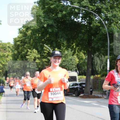 15.06.2025 - REWE Women's Run Jannik Wohlers http://msf.ph/oto/7940480 15.06.2025 09:58:19 Laufen 10044, 2 meine-sportfotos.de