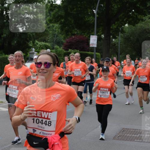15.06.2025 - REWE Women's Run Jannik Wohlers http://msf.ph/oto/7940503 15.06.2025 08:27:55 Laufen 10330, 10448, 10792, 483, 10053, 10413, 10806, 10871 meine-sportfotos.de