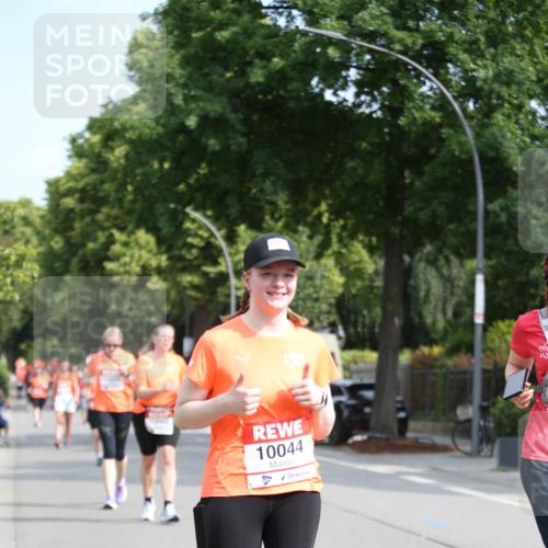 15.06.2025 - REWE Women's Run Jannik Wohlers http://msf.ph/oto/7940506 15.06.2025 09:58:20 Laufen 10044 meine-sportfotos.de