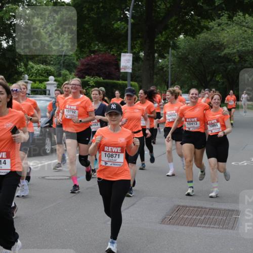 15.06.2025 - REWE Women's Run Jannik Wohlers http://msf.ph/oto/7940533 15.06.2025 08:27:55 Laufen 10314, 10792, 0483, 10053, 10413, 10805, 10871 meine-sportfotos.de
