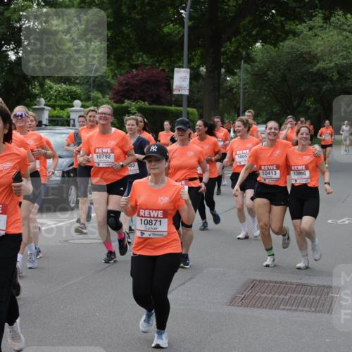15.06.2025 - REWE Women's Run Jannik Wohlers http://msf.ph/oto/7940547 15.06.2025 08:27:55 Laufen 10314, 10792, 483, 1005, 10413, 10805, 10871 meine-sportfotos.de