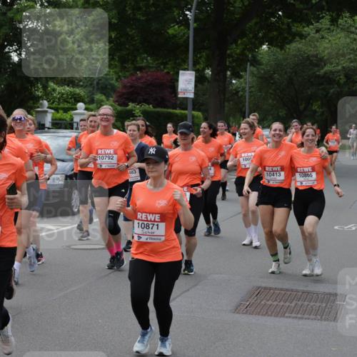 15.06.2025 - REWE Women's Run Jannik Wohlers http://msf.ph/oto/7940550 15.06.2025 08:27:55 Laufen 8, 10314, 10792, 483, 1005, 10413, 10805, 10871 meine-sportfotos.de