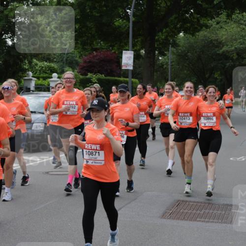 15.06.2025 - REWE Women's Run Jannik Wohlers http://msf.ph/oto/7940558 15.06.2025 08:27:55 Laufen 10314, 10055, 92, 10871, 86, 054, 10413, 10805 meine-sportfotos.de