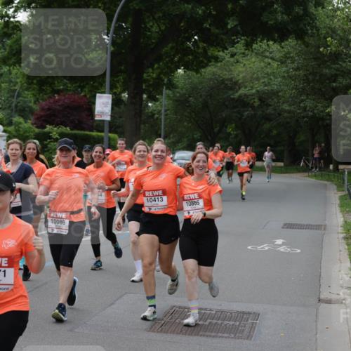 15.06.2025 - REWE Women's Run Jannik Wohlers http://msf.ph/oto/7940578 15.06.2025 08:27:56 Laufen 1043, 10792, 10871, 10086, 54, 10413, 10805 meine-sportfotos.de